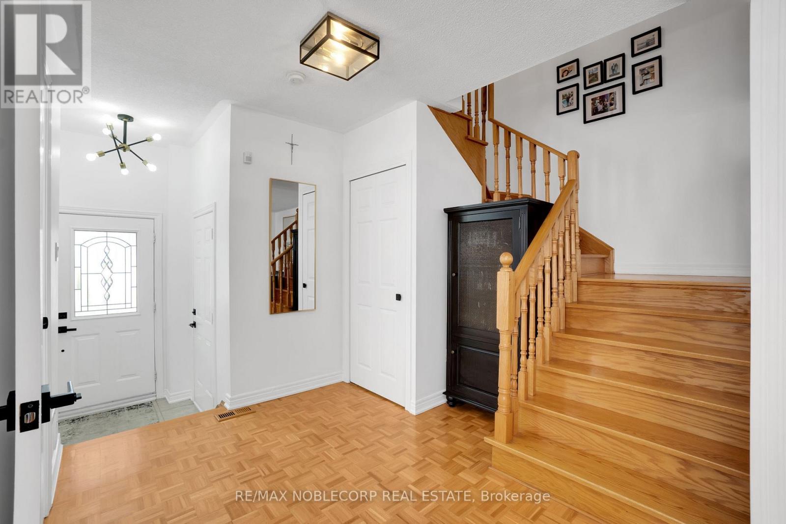 239 ROYAL APPIAN CRESCENT, Vaughan (Maple), Ontario, L4K5L3 — Photo 7