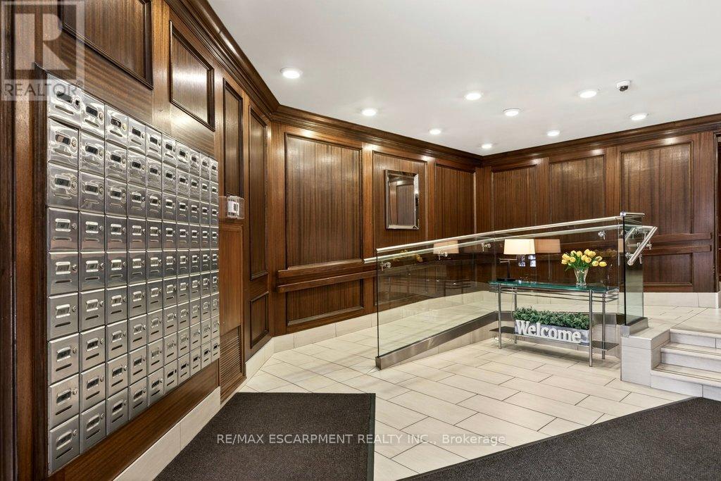 803 - 1237 NORTH SHORE BOULEVARD E, Burlington (Brant), Ontario, L7S2H8 — Photo 3