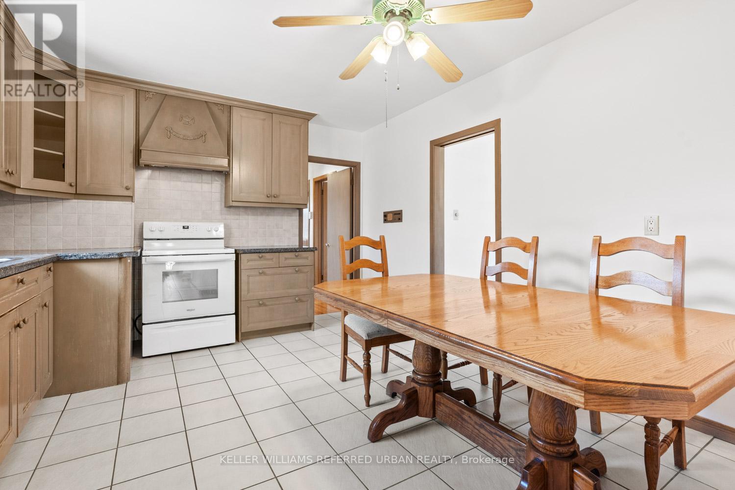 583 QUEENS DRIVE, Toronto (Maple Leaf), Ontario, M6L1N2 — Photo 12