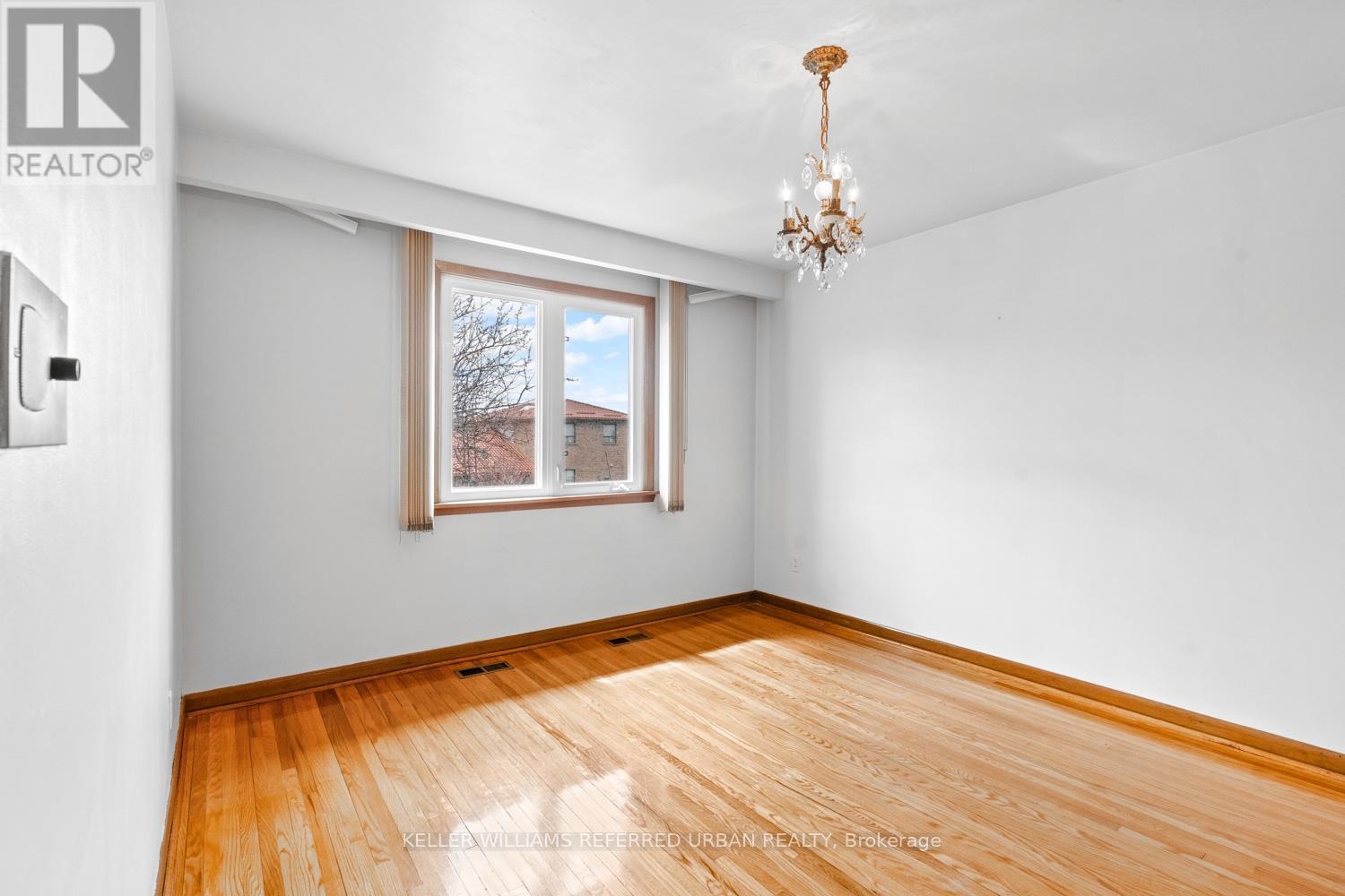 583 QUEENS DRIVE, Toronto (Maple Leaf), Ontario, M6L1N2 — Photo 14