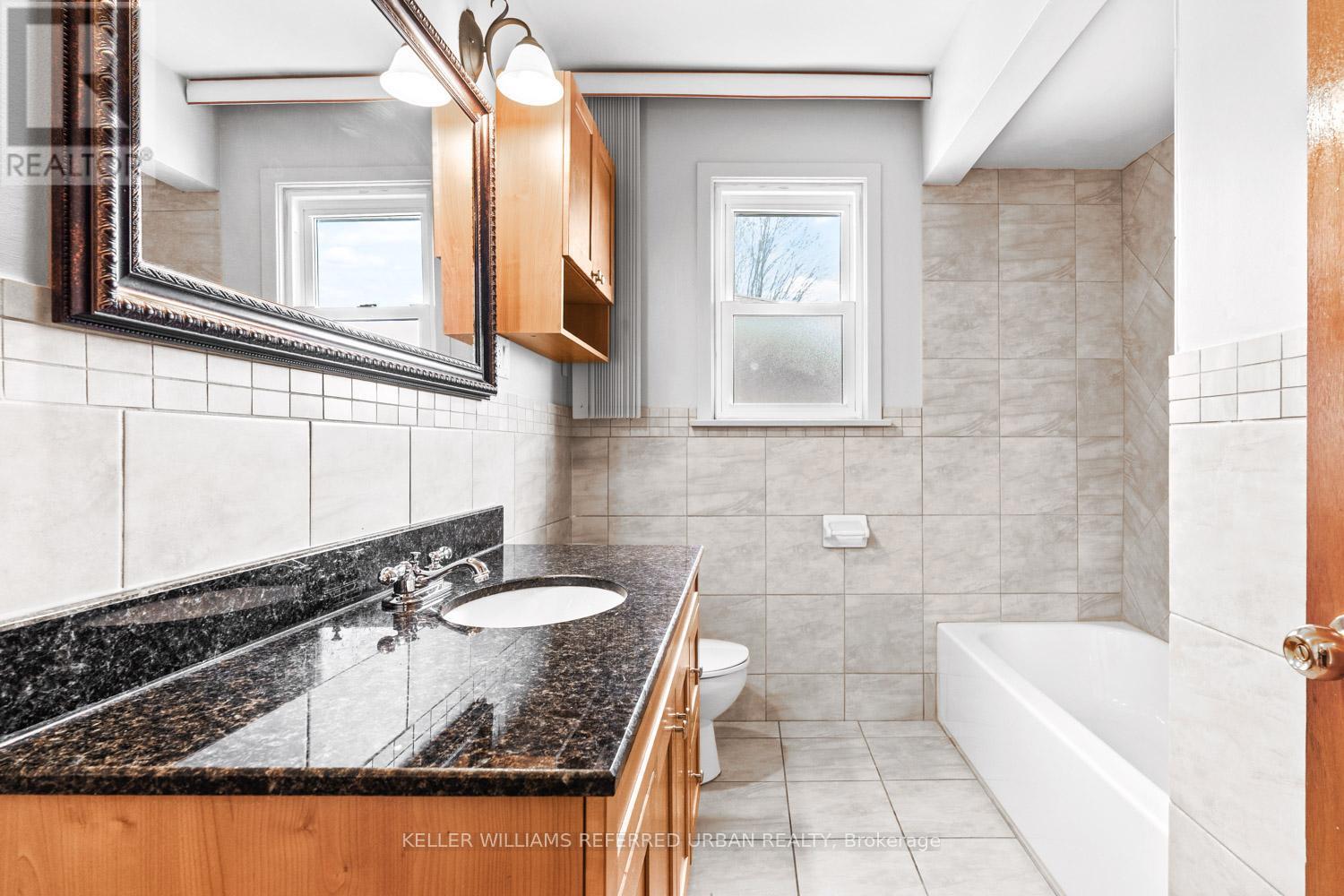 583 QUEENS DRIVE, Toronto (Maple Leaf), Ontario, M6L1N2 — Photo 16