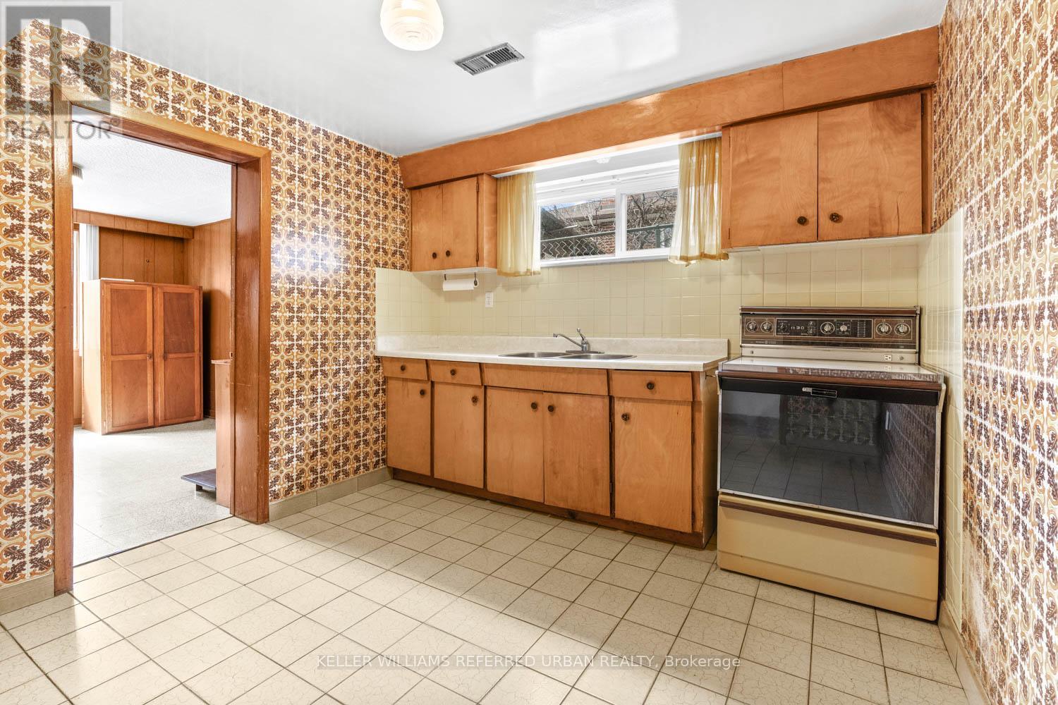 583 QUEENS DRIVE, Toronto (Maple Leaf), Ontario, M6L1N2 — Photo 25