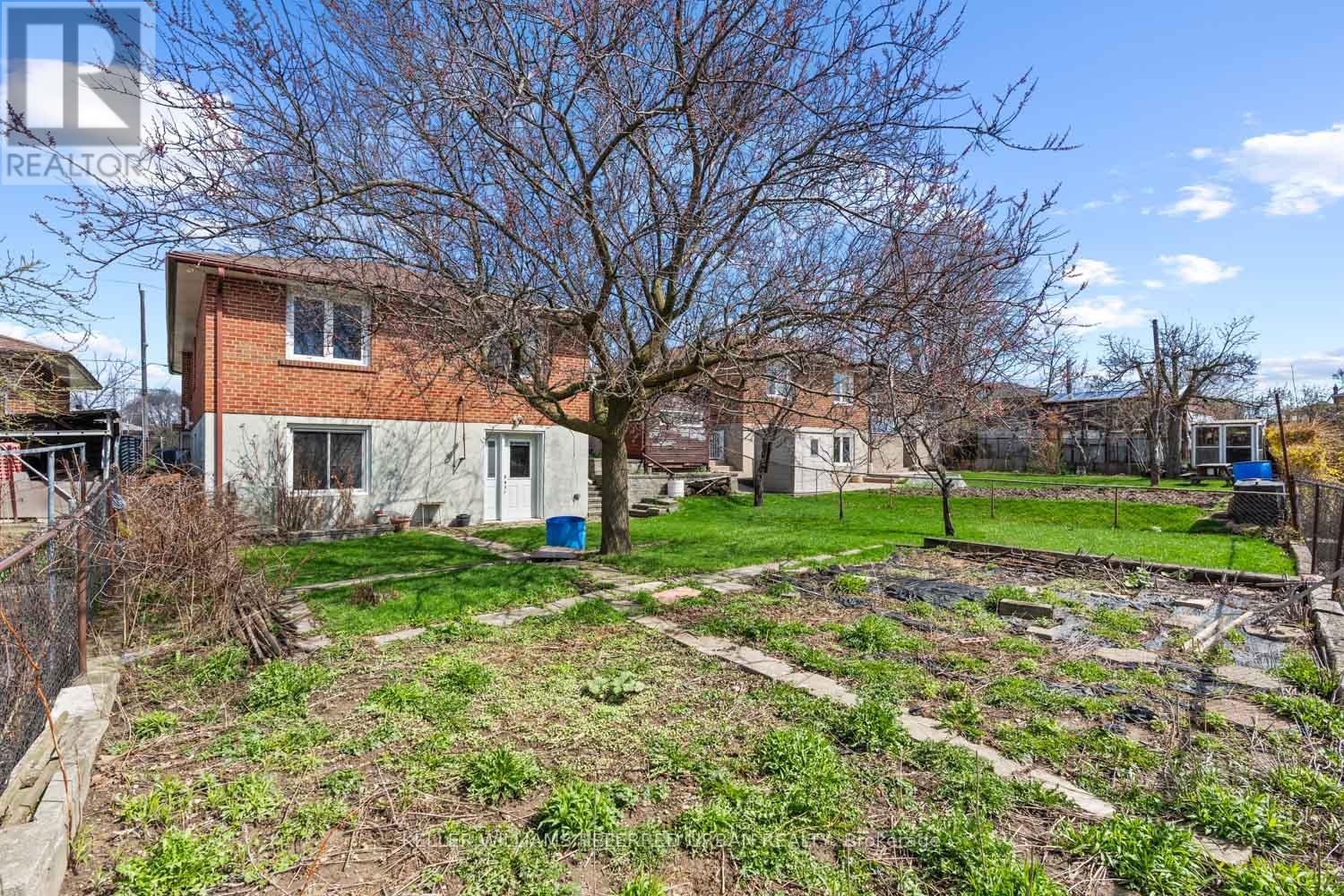 583 QUEENS DRIVE, Toronto (Maple Leaf), Ontario, M6L1N2 — Photo 38