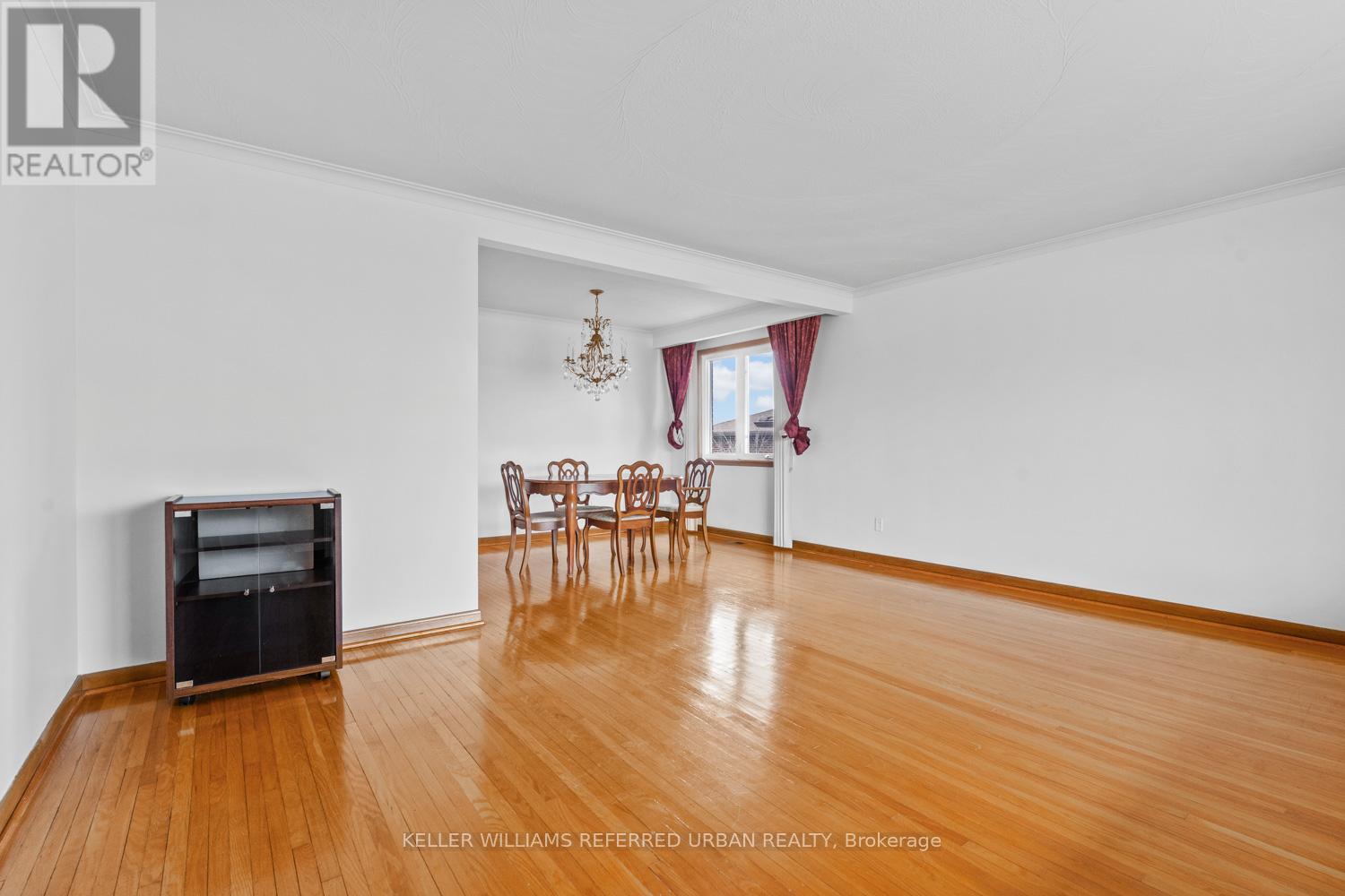 583 QUEENS DRIVE, Toronto (Maple Leaf), Ontario, M6L1N2 — Photo 5
