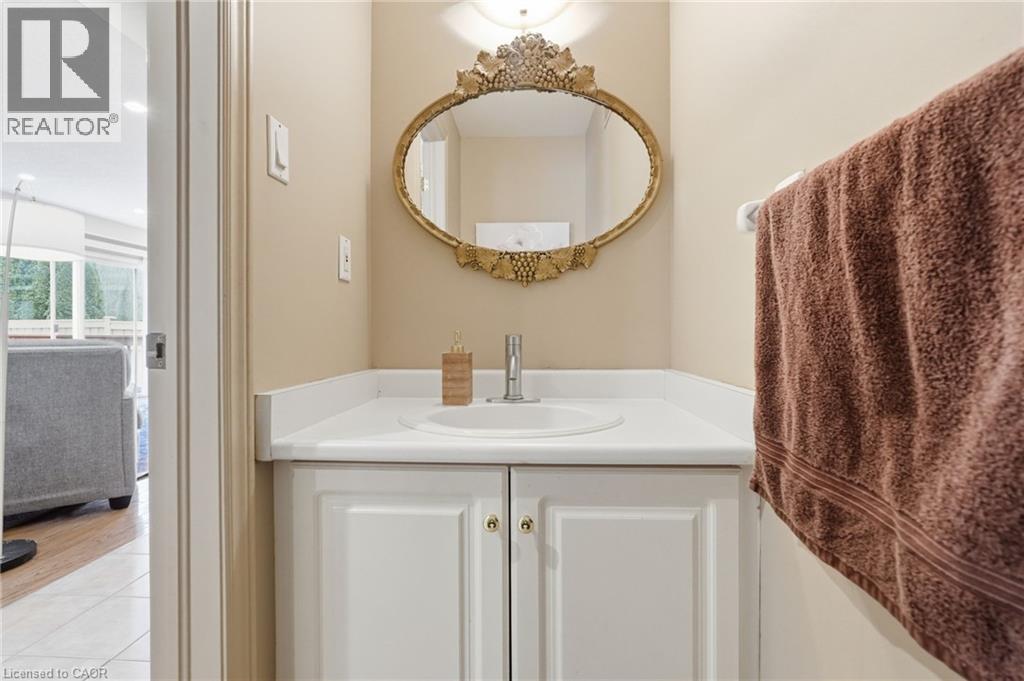 113 MEADOWLANDS Boulevard, Ancaster, Ontario, L9K1H8 — Photo 10