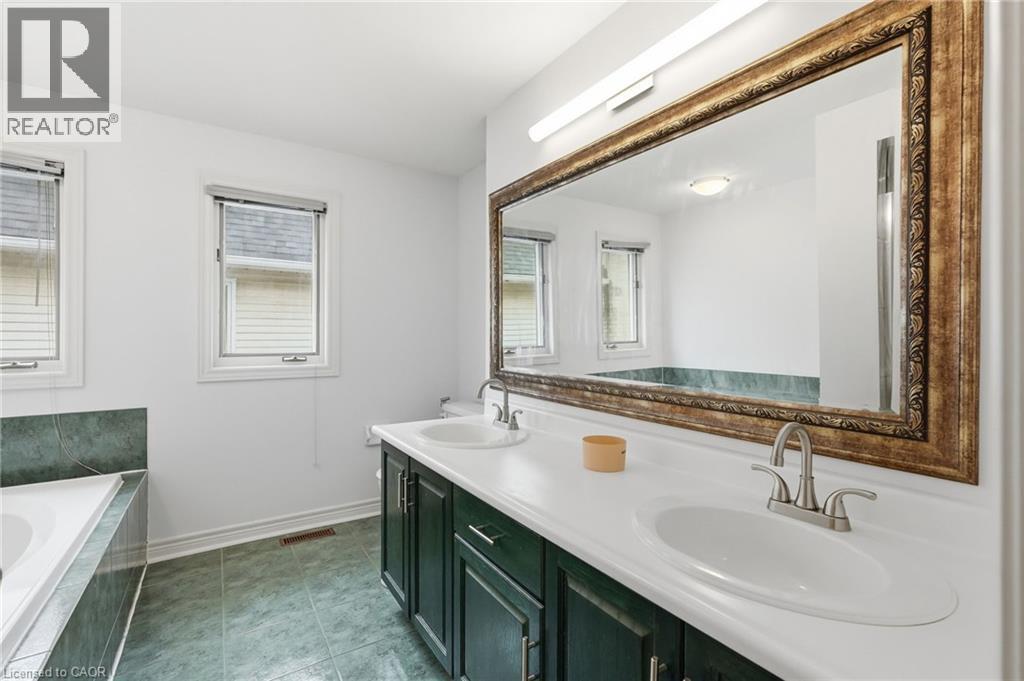 113 MEADOWLANDS Boulevard, Ancaster, Ontario, L9K1H8 — Photo 15