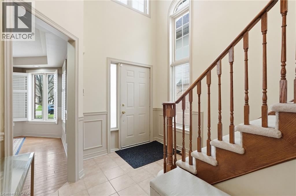 113 MEADOWLANDS Boulevard, Ancaster, Ontario, L9K1H8 — Photo 2