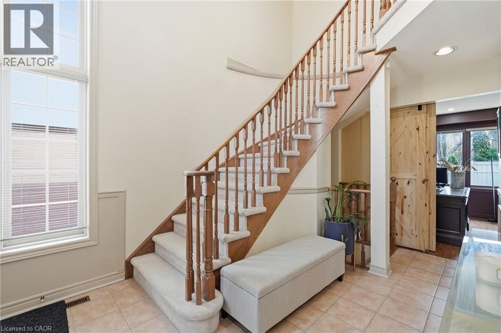 113 MEADOWLANDS Boulevard, Ancaster, Ontario, L9K1H8 — Photo 3