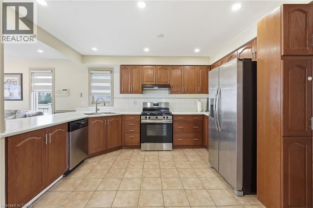 113 MEADOWLANDS Boulevard, Ancaster, Ontario, L9K1H8 — Photo 5