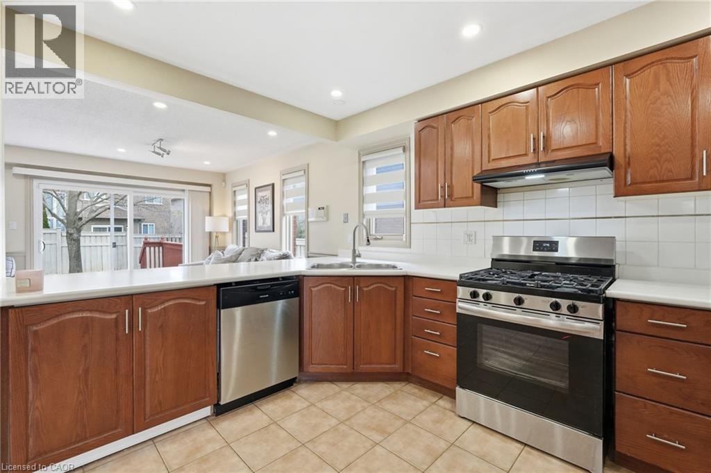 113 MEADOWLANDS Boulevard, Ancaster, Ontario, L9K1H8 — Photo 6