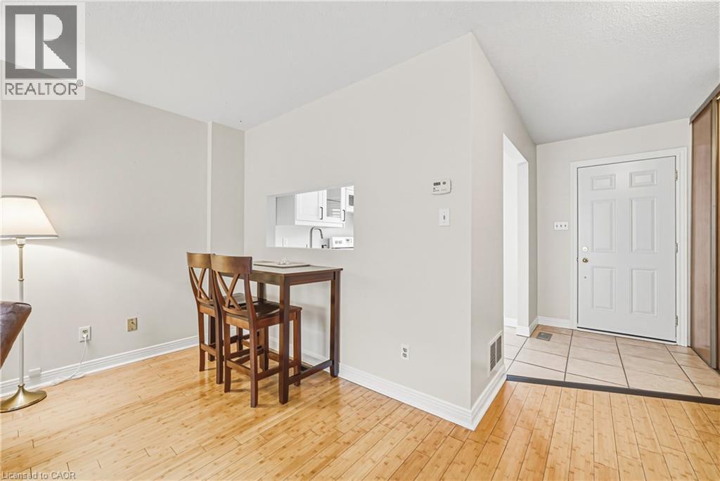 1275 MAPLE CROSSING Boulevard Unit# 11, Burlington, Ontario, L7S2E8 — Photo 11