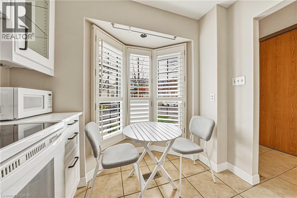 1275 MAPLE CROSSING Boulevard Unit# 11, Burlington, Ontario, L7S2E8 — Photo 6