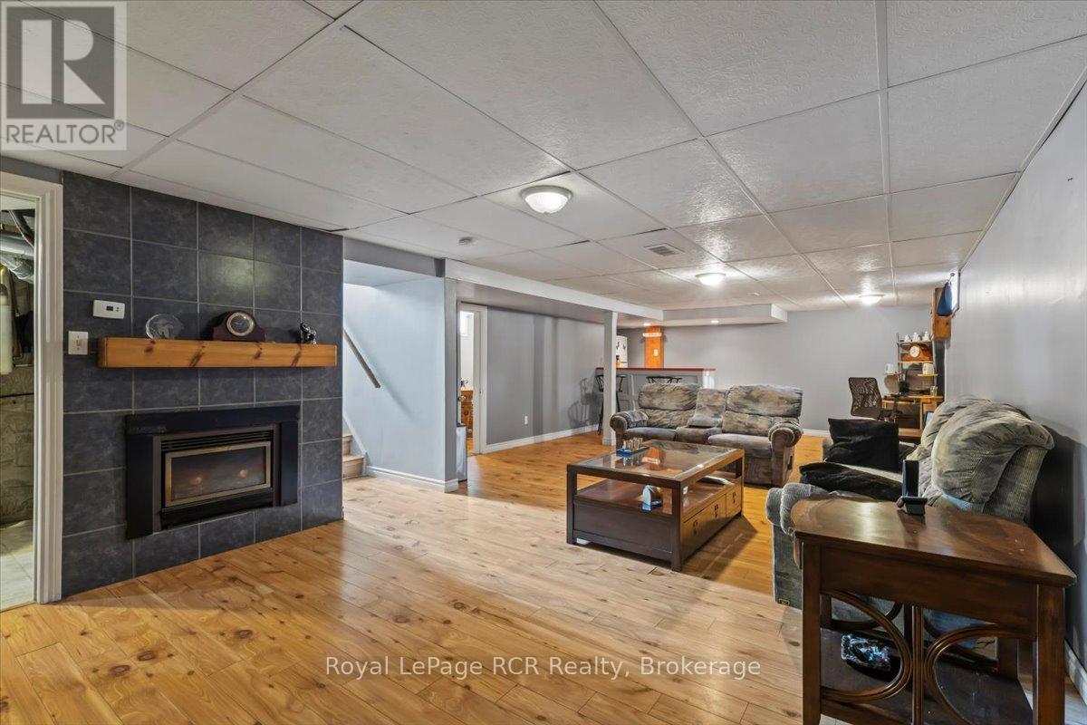 601 17TH AVENUE, Hanover, Ontario, N4N3B1 — Photo 10