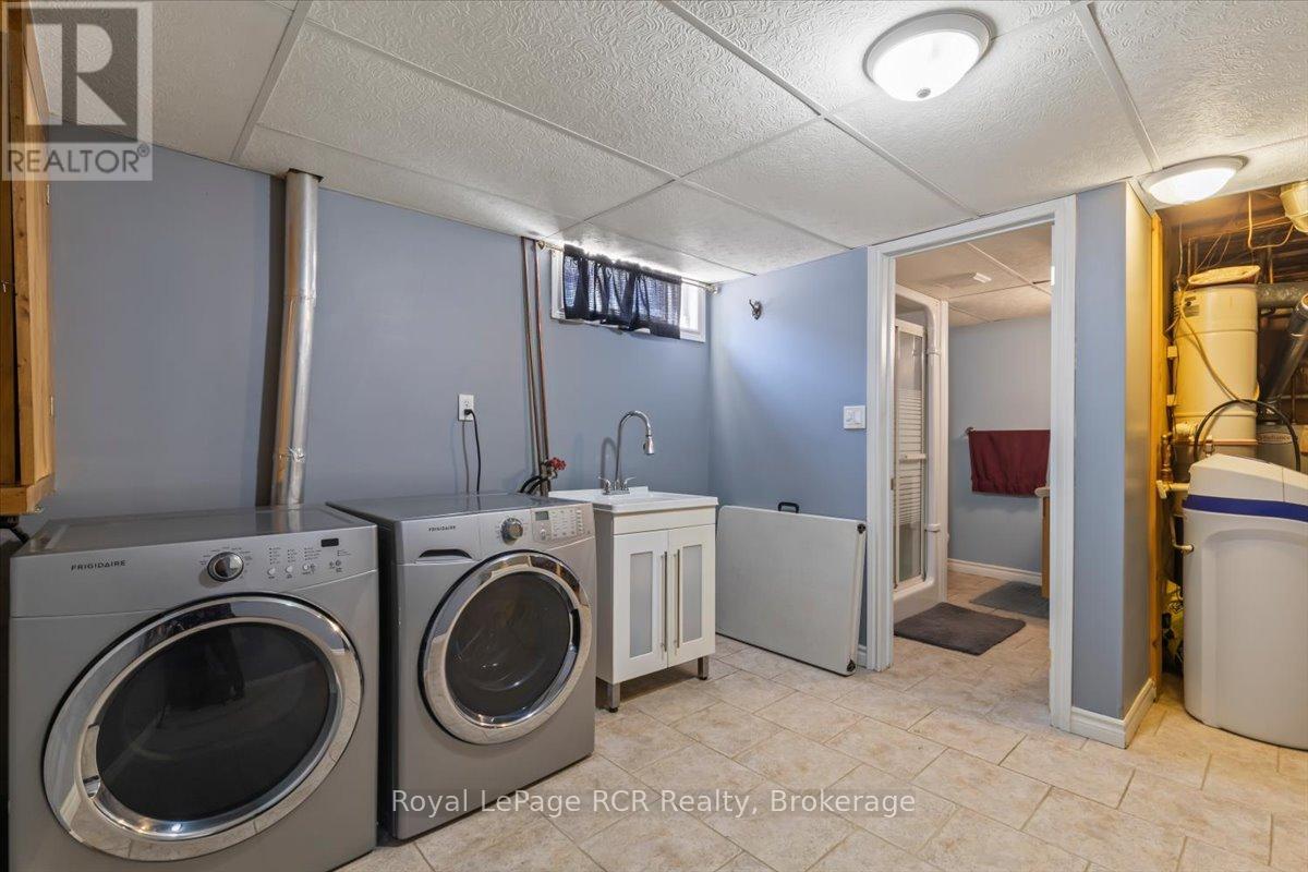 601 17TH AVENUE, Hanover, Ontario, N4N3B1 — Photo 12
