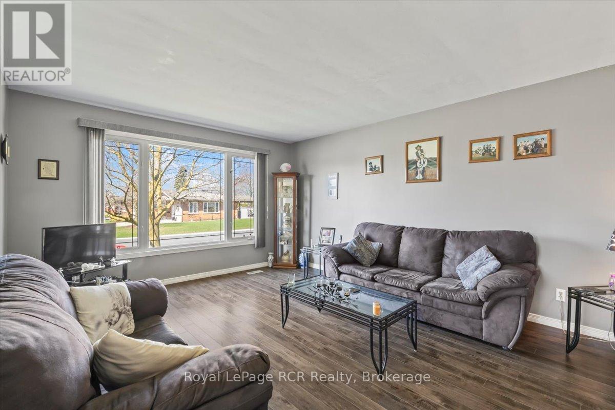 601 17TH AVENUE, Hanover, Ontario, N4N3B1 — Photo 6