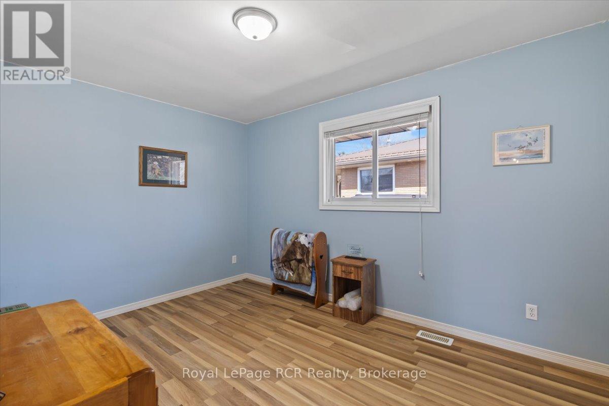 601 17TH AVENUE, Hanover, Ontario, N4N3B1 — Photo 7