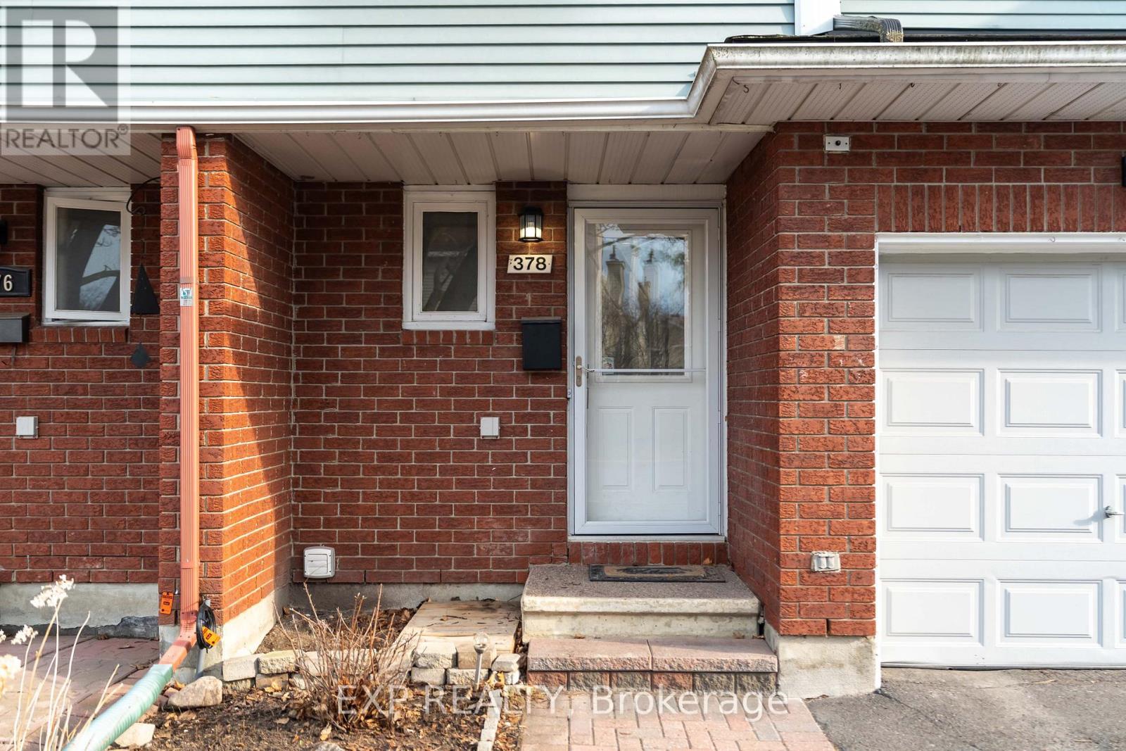378 VALADE CRESCENT, Ottawa, Ontario, K4A2V8 — Photo 2
