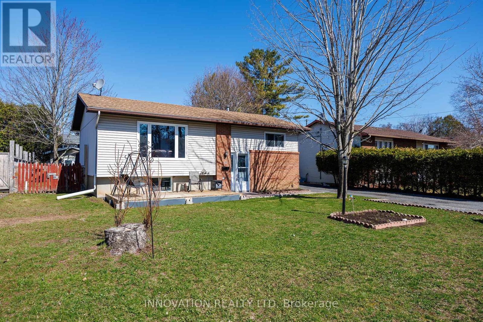 15 HENDERSON STREET, Carleton Place, Ontario, K7C3Z1 — Photo 2