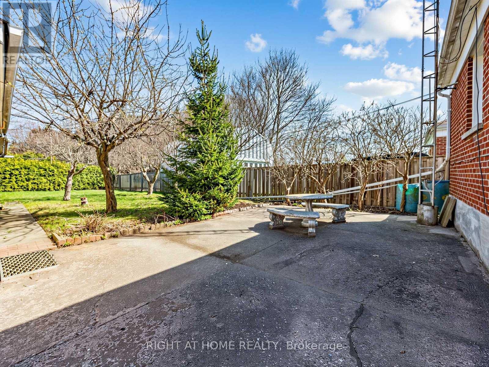 524 COLBORNE STREET E, Oshawa (O'Neill), Ontario, L1G1N4 — Photo 32