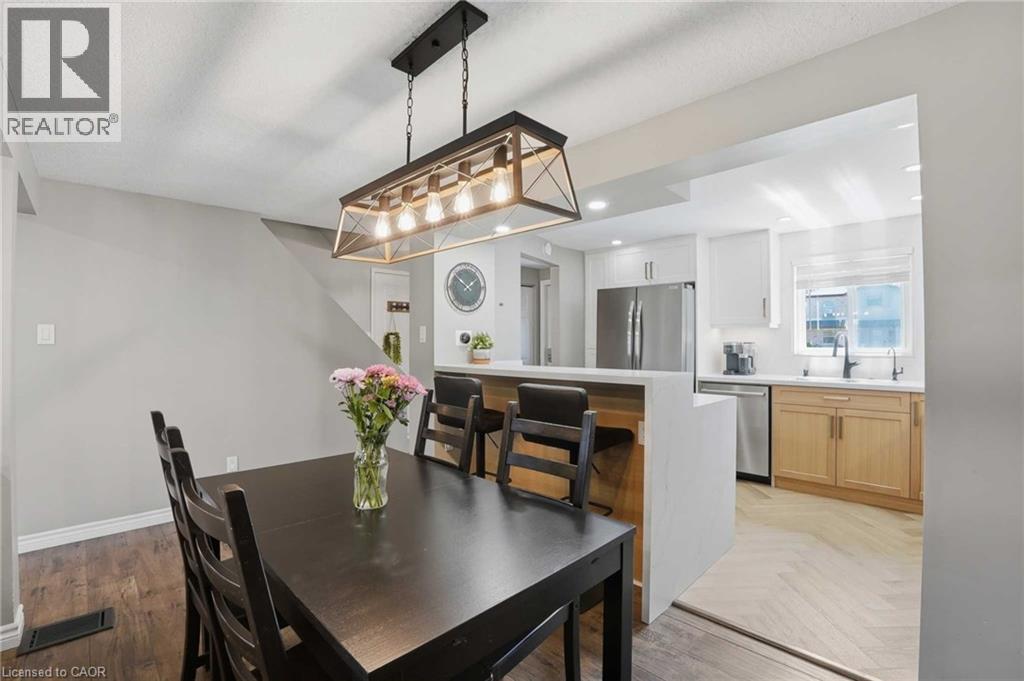 102 IRONSTONE Drive, Cambridge, Ontario, N1P1A4 — Photo 10