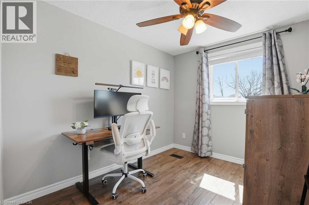 102 IRONSTONE Drive, Cambridge, Ontario, N1P1A4 — Photo 24