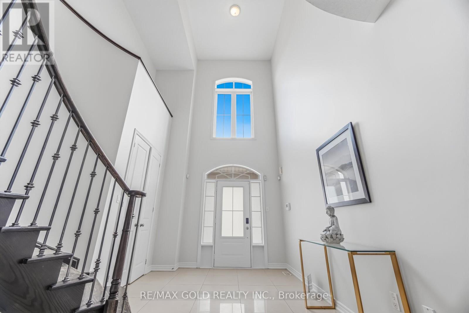 15 JUNETOWN CIRCLE, Brampton (Credit Valley), Ontario, L6X0X7 — Photo 2