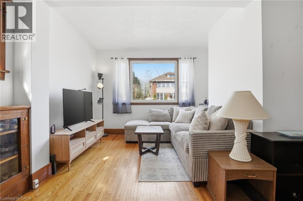 5056 FOURTH Avenue, Niagara Falls, Ontario, L2E4P6 — Photo 9