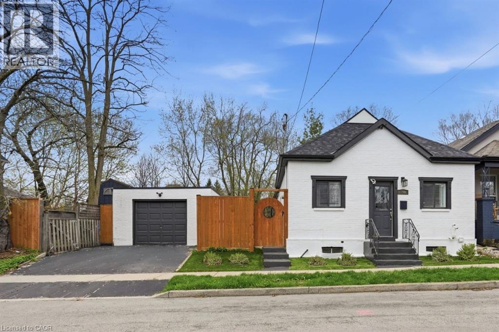 390 HUNTER Street W, Hamilton, Ontario, L8P1S9 — Photo 2