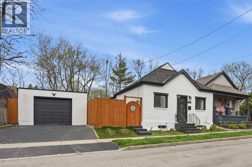 390 HUNTER Street W, Hamilton, Ontario, L8P1S9 — Photo 3