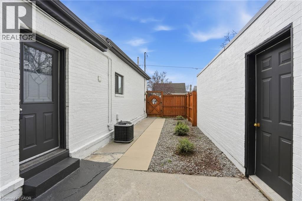 390 HUNTER Street W, Hamilton, Ontario, L8P1S9 — Photo 5