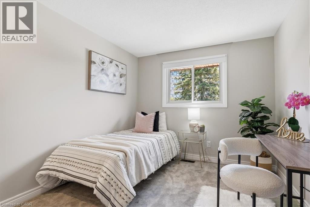 111 SELKIRK Drive, Kitchener, Ontario, N2E1M5 — Photo 13