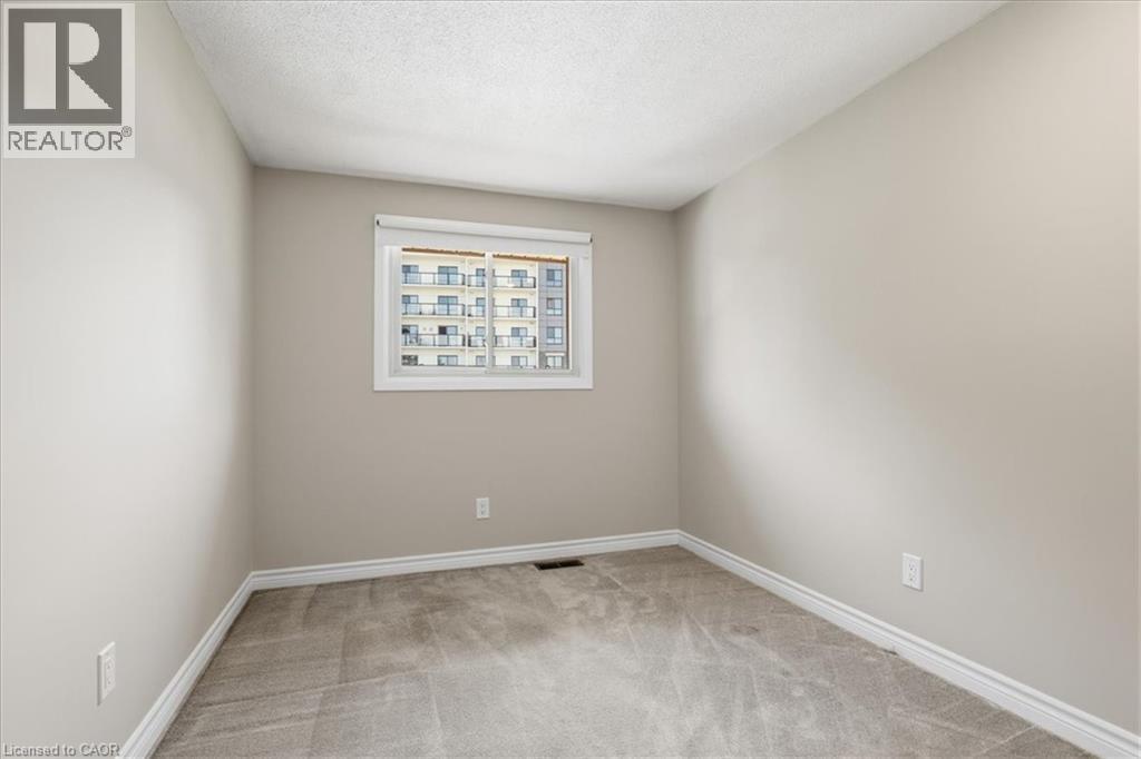 111 SELKIRK Drive, Kitchener, Ontario, N2E1M5 — Photo 15