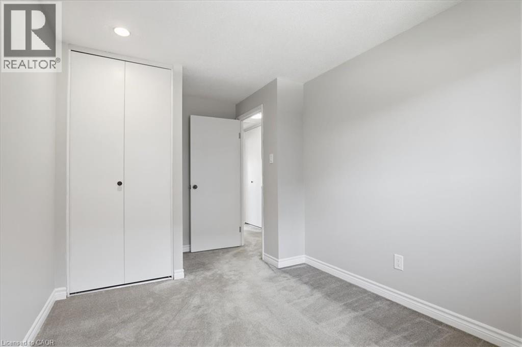 111 SELKIRK Drive, Kitchener, Ontario, N2E1M5 — Photo 16