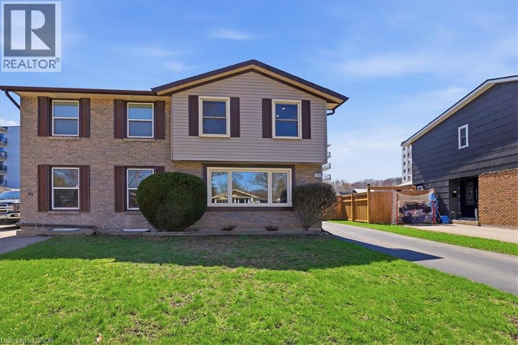 111 SELKIRK Drive, Kitchener, Ontario, N2E1M5 — Photo 2