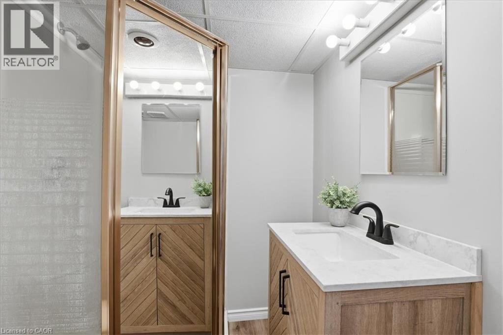 111 SELKIRK Drive, Kitchener, Ontario, N2E1M5 — Photo 26