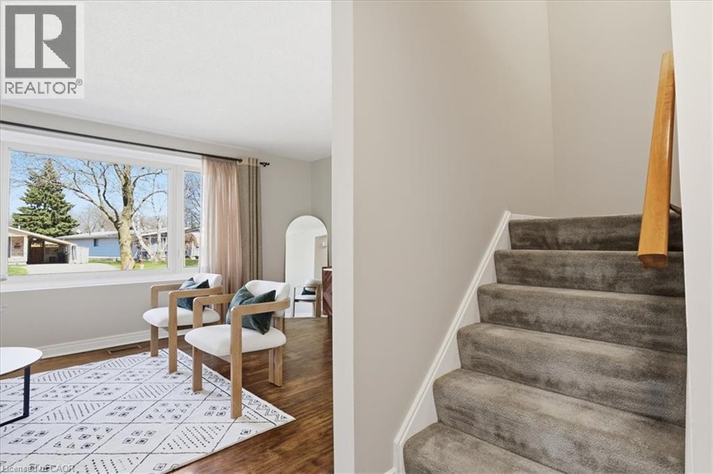 111 SELKIRK Drive, Kitchener, Ontario, N2E1M5 — Photo 8