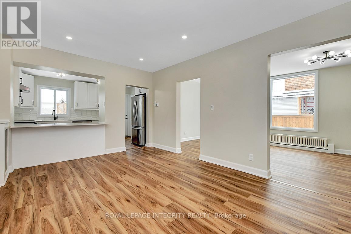 301 ZEPHYR AVENUE, Ottawa, Ontario, K2B5Z7 — Photo 4