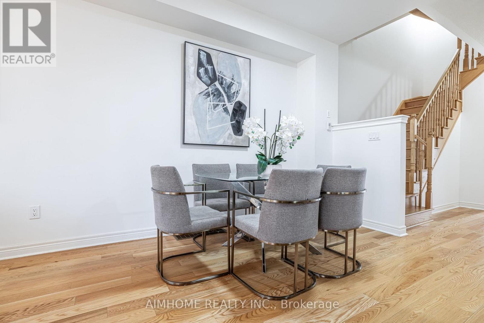 92 RADIAL DRIVE, Aurora, Ontario, L4G0Z8 — Photo 5