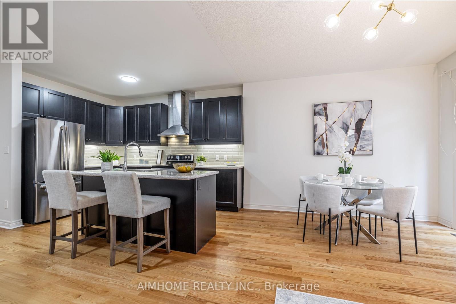 92 RADIAL DRIVE, Aurora, Ontario, L4G0Z8 — Photo 8