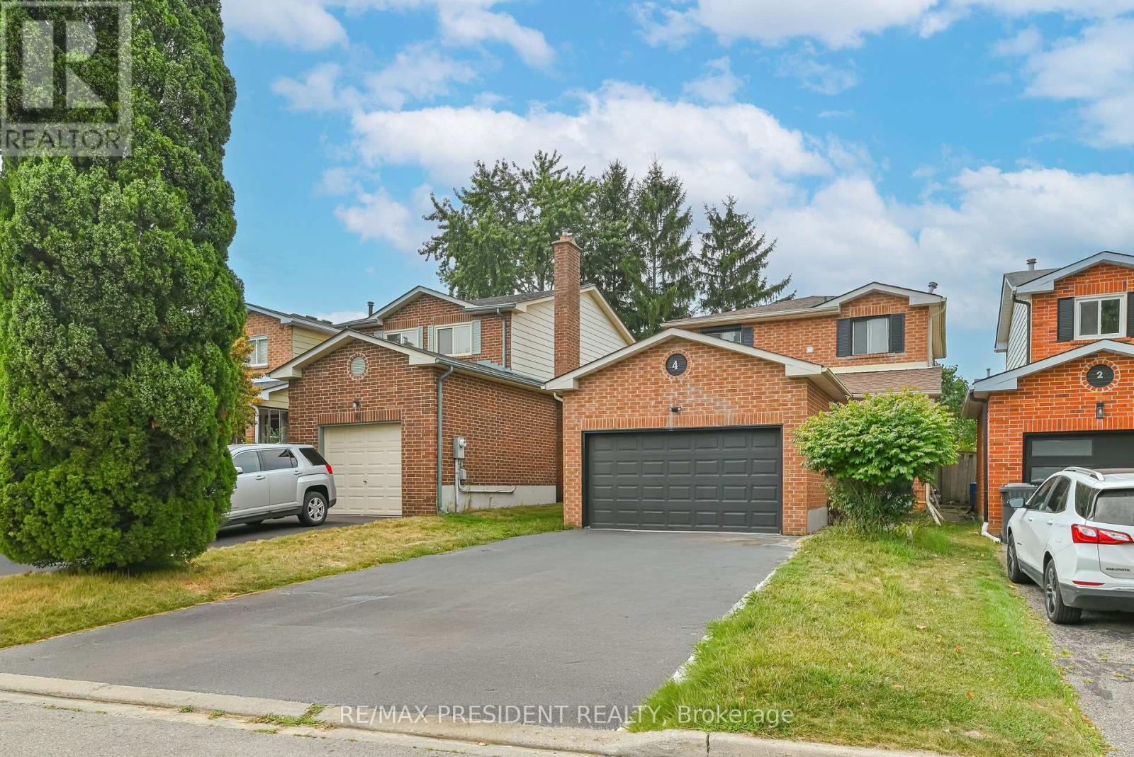 4 LAWNVIEW COURT, Brampton (Heart Lake West), Ontario, L7G1T4 — Photo 2