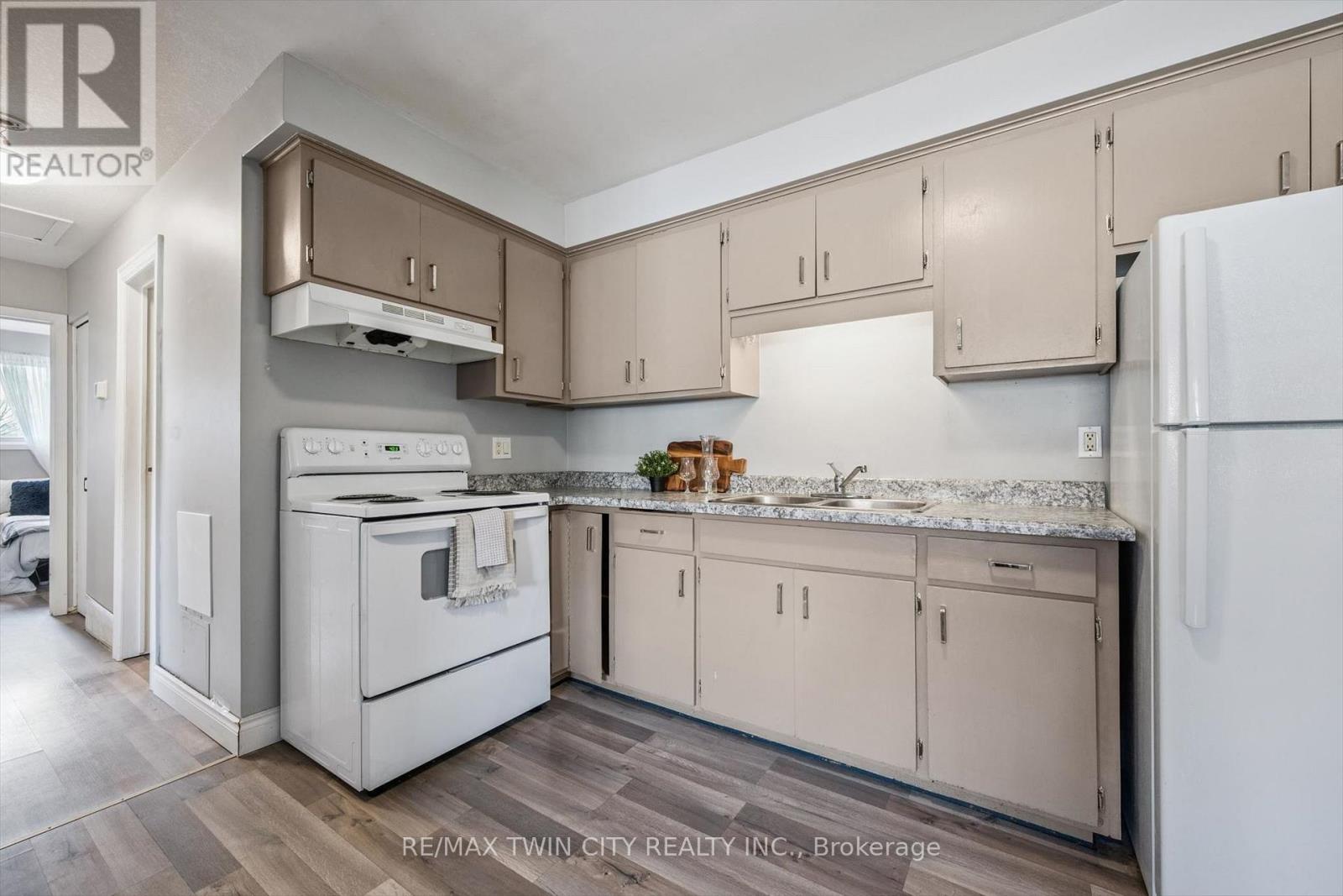 27 VICMOUNT DRIVE, Kitchener, Ontario, N2M2A2 — Photo 14