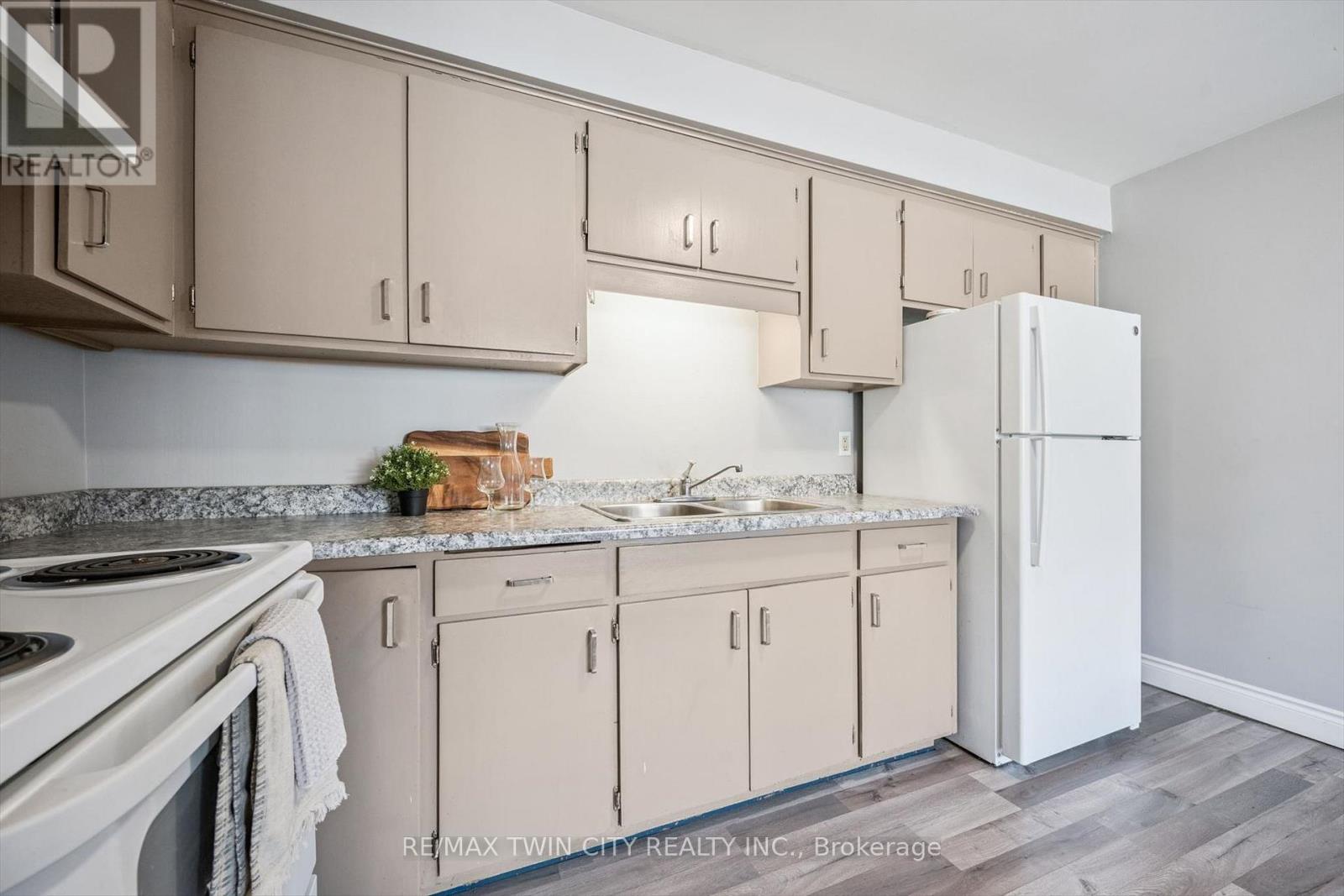 27 VICMOUNT DRIVE, Kitchener, Ontario, N2M2A2 — Photo 15