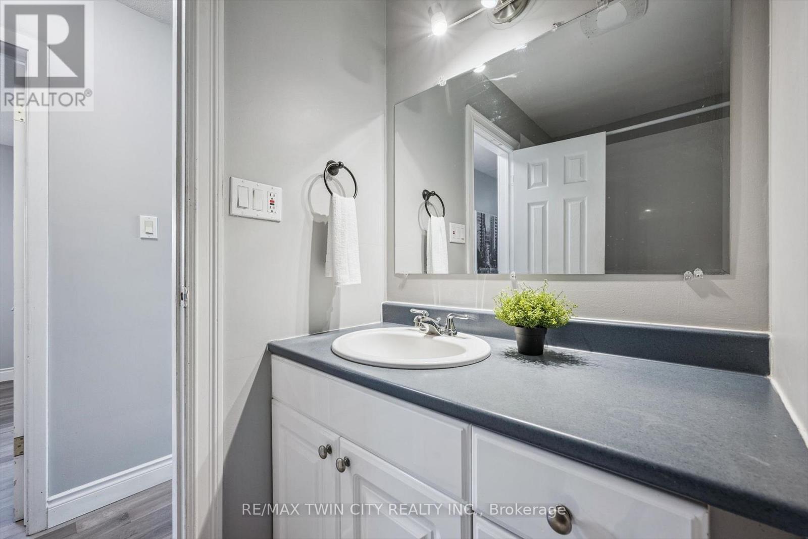 27 VICMOUNT DRIVE, Kitchener, Ontario, N2M2A2 — Photo 22