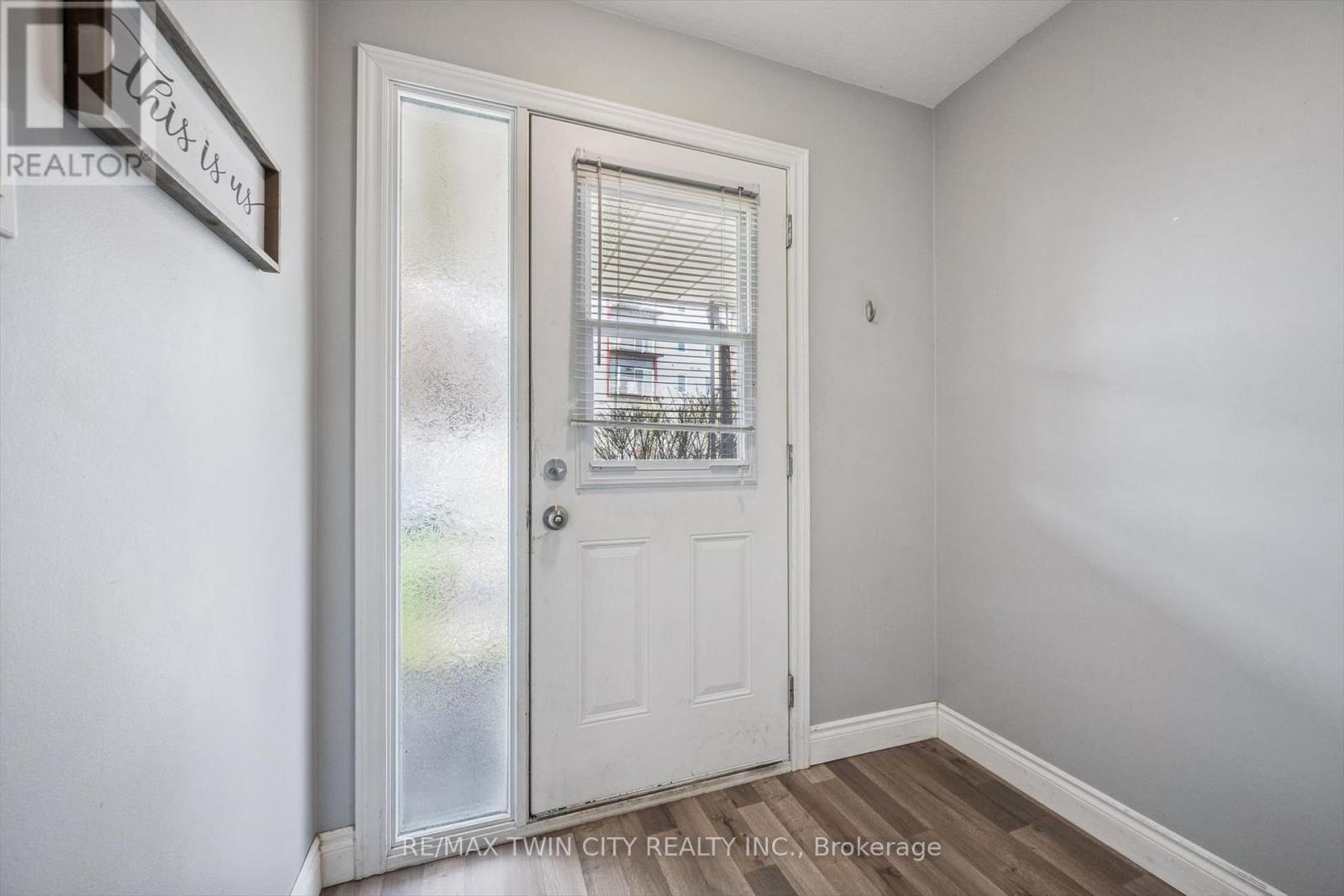27 VICMOUNT DRIVE, Kitchener, Ontario, N2M2A2 — Photo 5