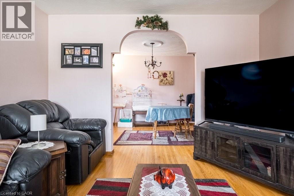 2 VILLAGE Drive, Hamilton, Ontario, L8E3M8 — Photo 12