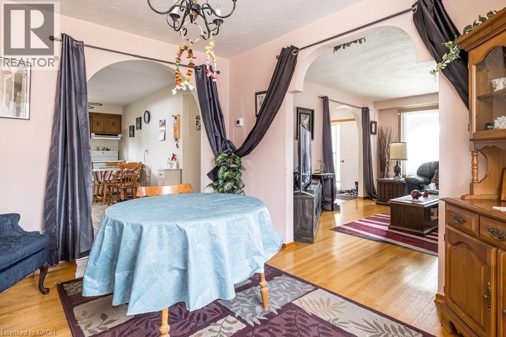 2 VILLAGE Drive, Hamilton, Ontario, L8E3M8 — Photo 14