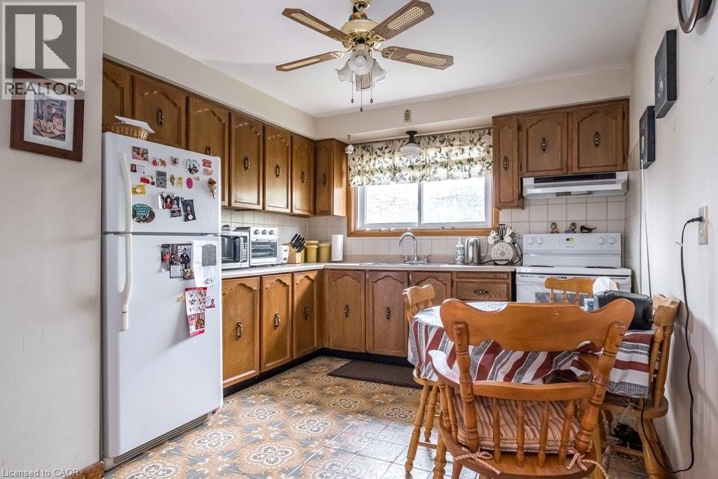 2 VILLAGE Drive, Hamilton, Ontario, L8E3M8 — Photo 16