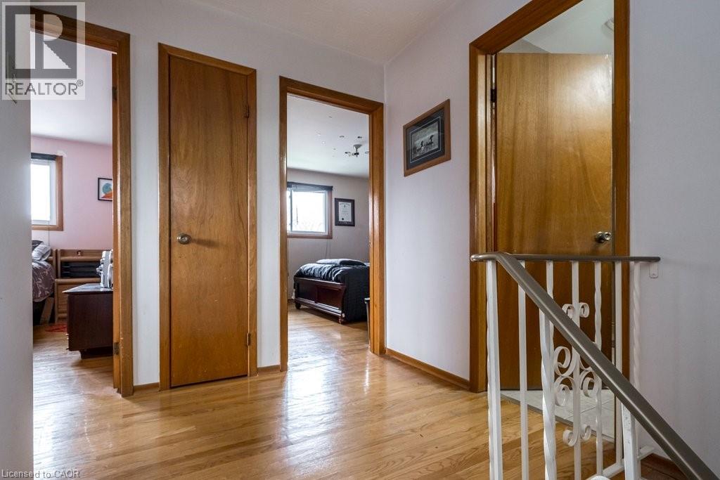 2 VILLAGE Drive, Hamilton, Ontario, L8E3M8 — Photo 19