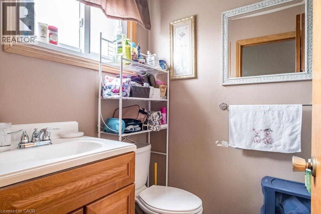 2 VILLAGE Drive, Hamilton, Ontario, L8E3M8 — Photo 30
