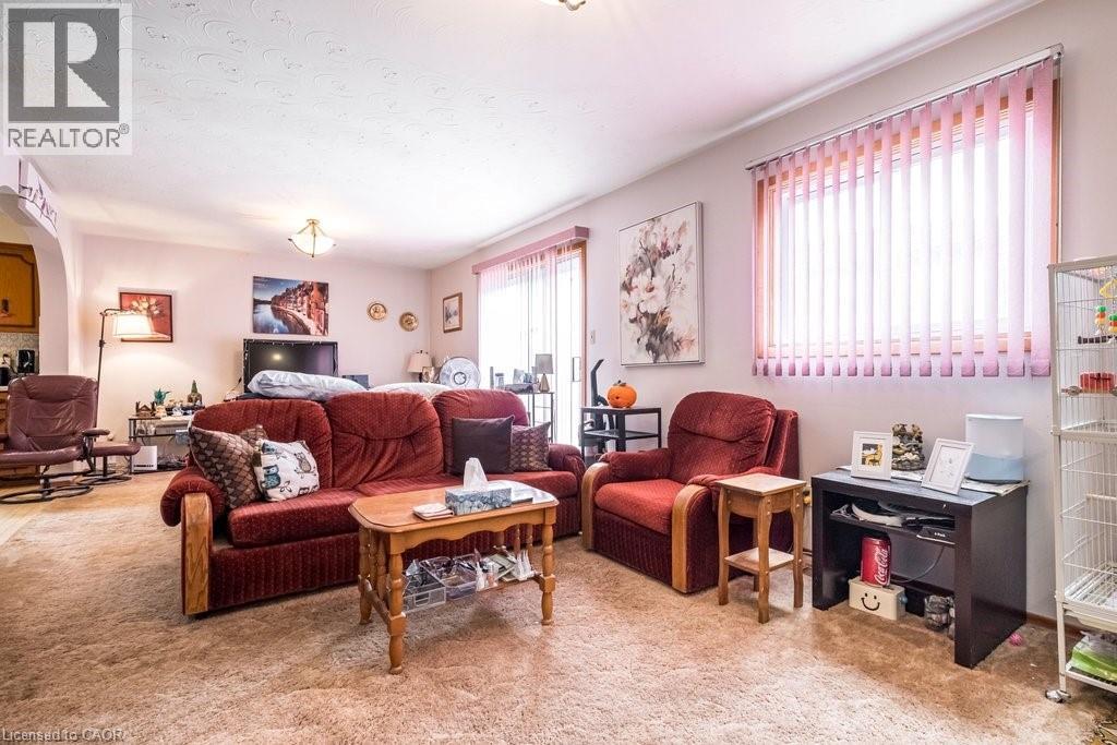 2 VILLAGE Drive, Hamilton, Ontario, L8E3M8 — Photo 32